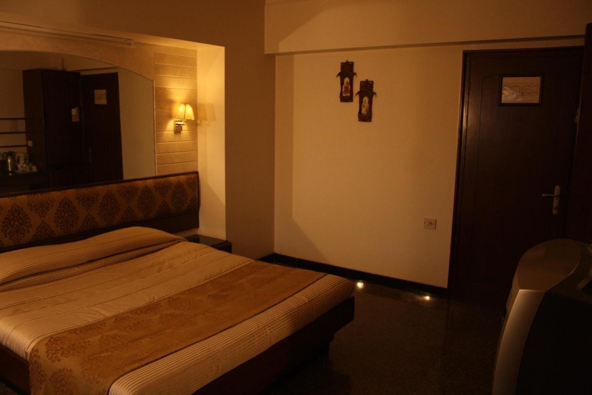 Hotel Karl Residency Mumbai Exterior photo